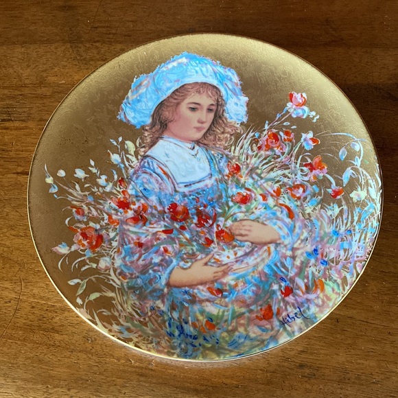 “Lily” by Edna Hibel Collectable Plate - Picture 7 of 9